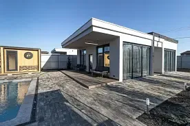 Коттедж Comfort с балконом и с видом на бассейн, Гостевой дом Клёвая Дача, Краснодар