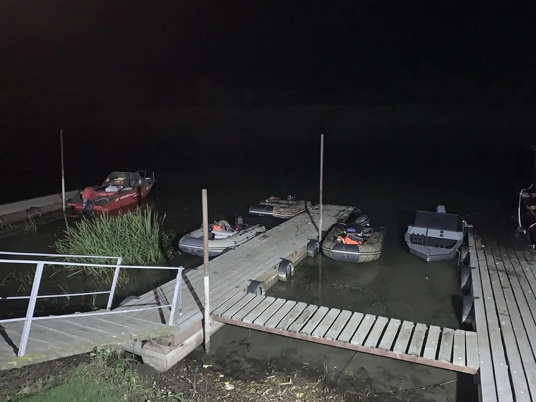 Пирс — Дом «У реки», село Караульное