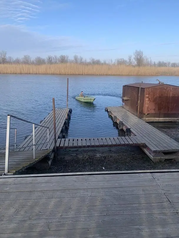 Пирс — Дом «У реки», село Караульное