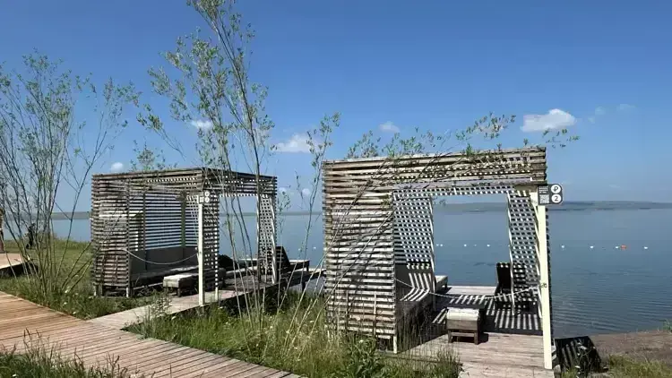 VIP-кабинки на берегу — Комплекс отдыха «Большой плёс», Шира