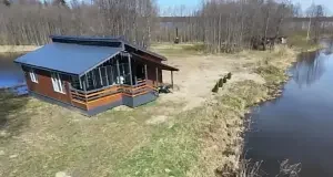 На берегу — Рыболовная усадьба «Русский двор», деревня Ширяйка