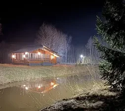 На берегу — Рыболовная усадьба «Русский двор», деревня Ширяйка