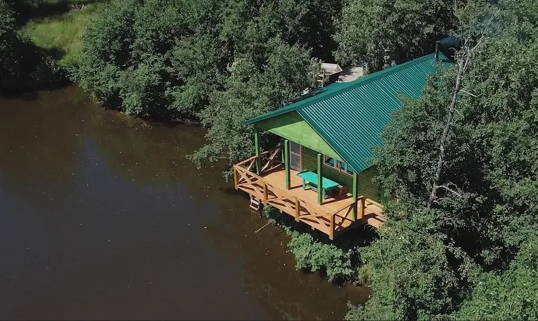 Дом с баней на берегу 2-местный
