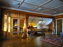 Крокодил Данди, Гостевой дом Шале Тургояк, Тургояк