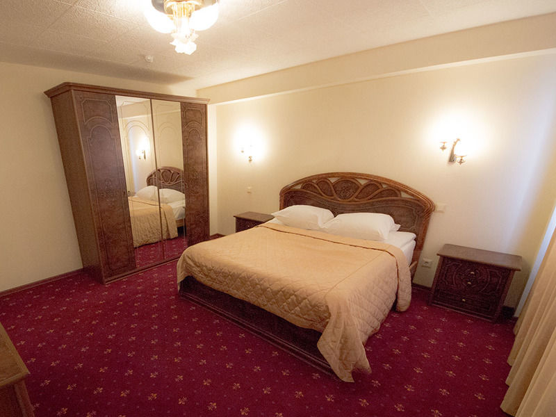 Люкс 2-местный 2-комнатный (корпус 7)