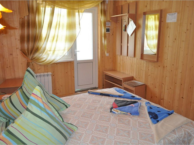 Улучшенный 2-местный (деревянный коттедж)