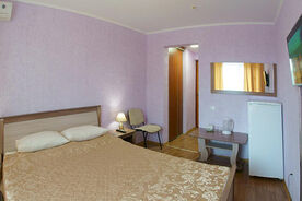 Улучшенный 2-местный 1-комнатный вид на степь, корпус Морской (5-этажный), Пансионат Солнечная Долина, Оленевка