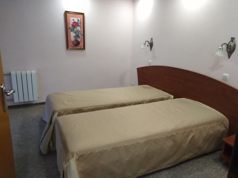 Полулюкс 2-местный 3-комнатный