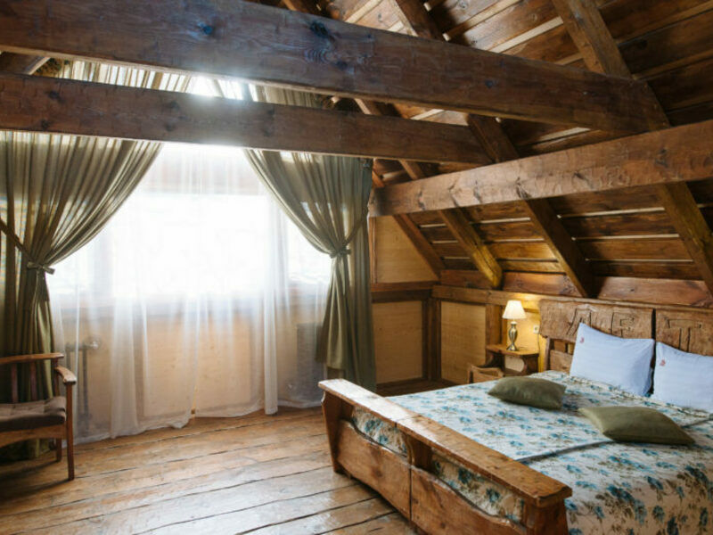 Делюкс 3-местный Изба