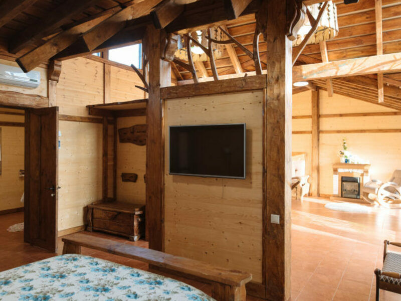 Семейный 4-местный Люкс Изба