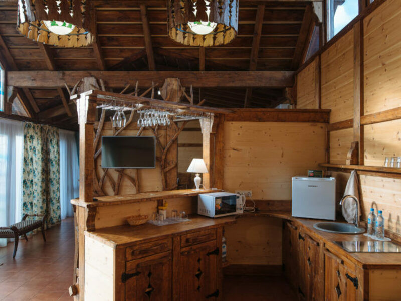 Семейный 4-местный Люкс Изба