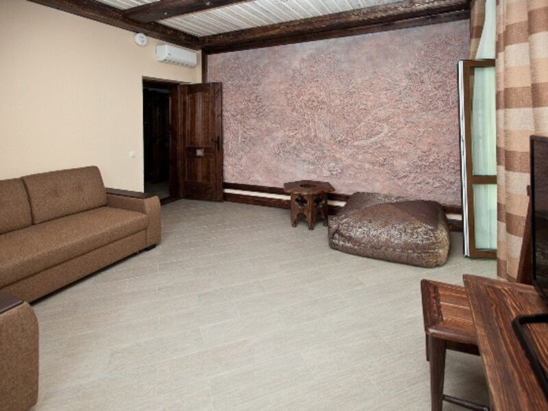 Семейный 4-местный с террасой и отдельным входом  (8)