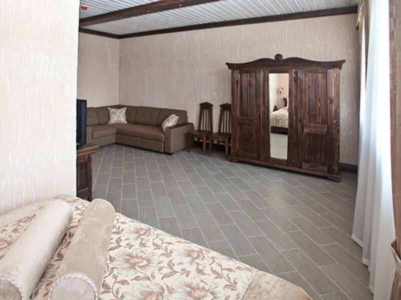 Студия 3-местный