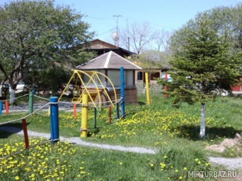 Средние беседки с мангалом и электричеством