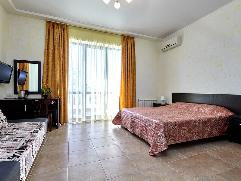 Стандарт 3-местный 1-комнатный с балконом