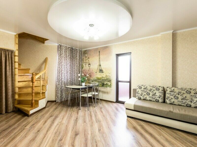 Сьют 6-местный 2-комнатный многоуровневый с кухней