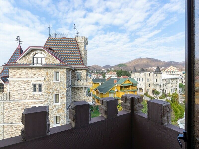 Сьют 6-местный 2-комнатный многоуровневый с кухней