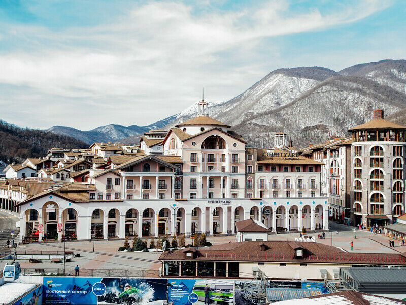 Отель Courtyard by Marriott Sochi Krasnaya Polyana Hotel (Кортъярд Марриотт Сочи Красная Поляна), Краснодарский край, Красная поляна Сочи село Монастырь Красная поляна Роза Хутор
