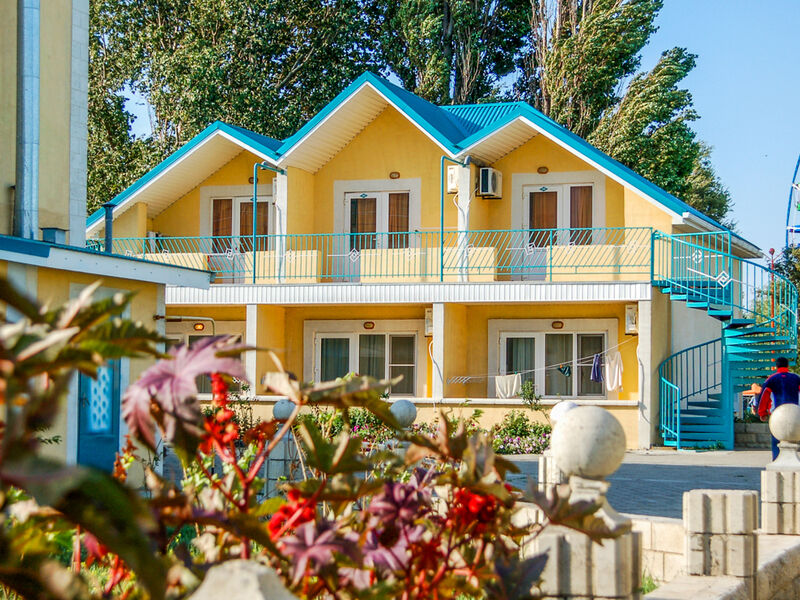 Гостиничный комплекс Искра, Краснодарский край, Темрюк Кучугуры