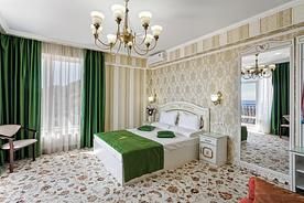 Полулюкс VIP семейный 2-местный 1-комнатный корпус 3 (Валенсия), Гостевой дом Вилла Валентина, Алушта