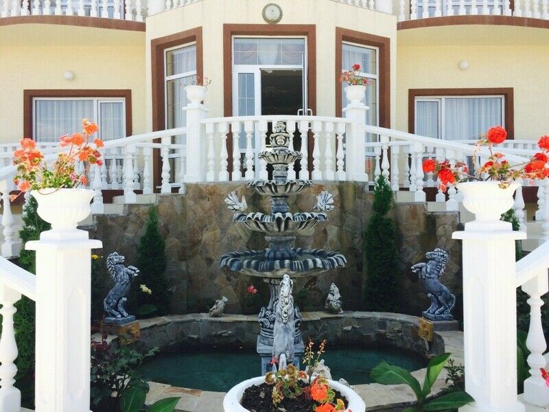 Территория | Акрополь, Крым