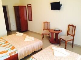 Стандарт 4-местный с балконом, Гостевой дом Акрополь, Николаевка