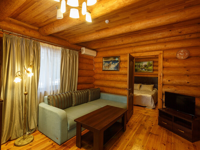 Люкс 3-местный 3-комнатный (в Зеркальном срубе)