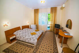 Стандартный 2-местный 2-категории без вида на море корп.1, Пансионат Рассвет, Николаевка