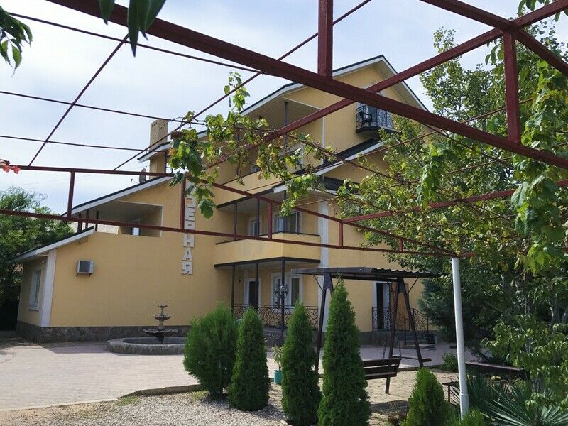 Гостиница Озерная, Крым, Новофёдоровка Саки Сакский район