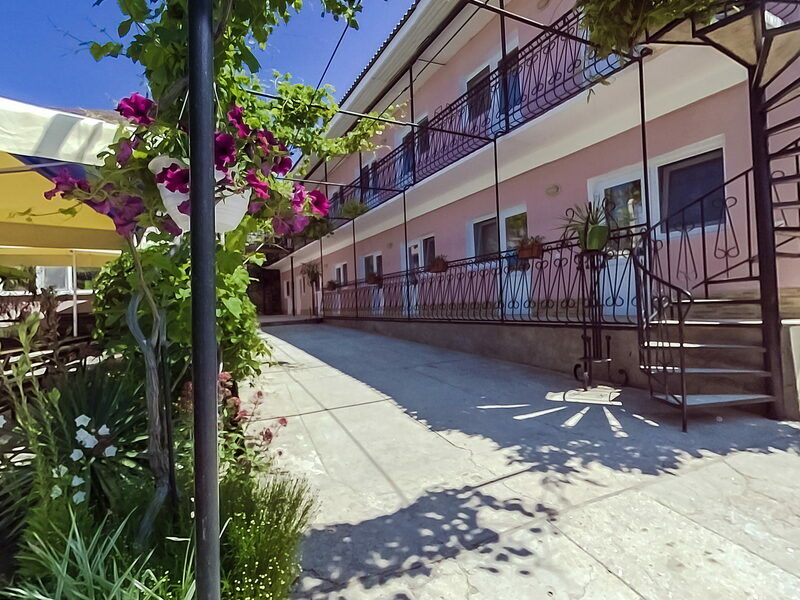 Двор | Башня, Крым