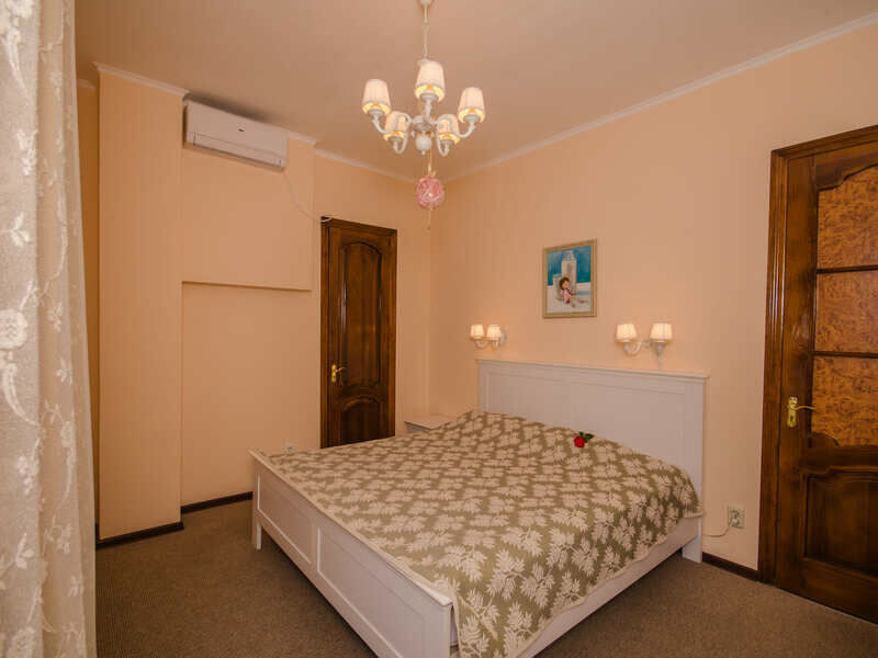 ЛЮКС 3-МЕСТНЫЙ №4Б