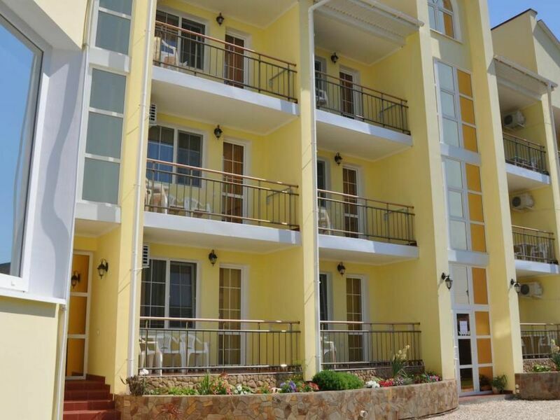 Отель Дивный Мир Золотой Песок 3***, Крым, Береговое 