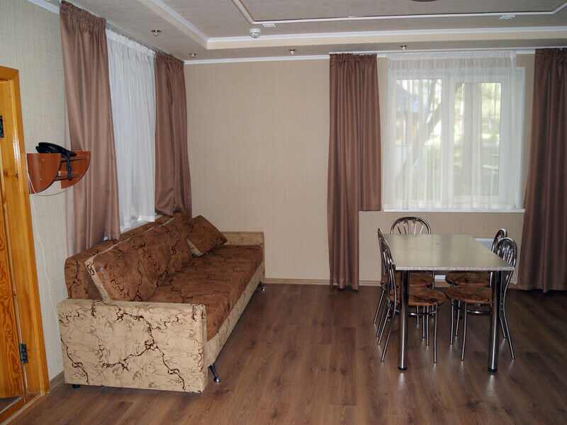 Коттедж 4-местный №23