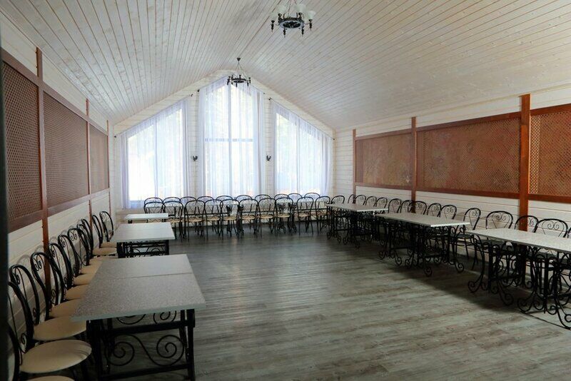 Просторный и уютный зал