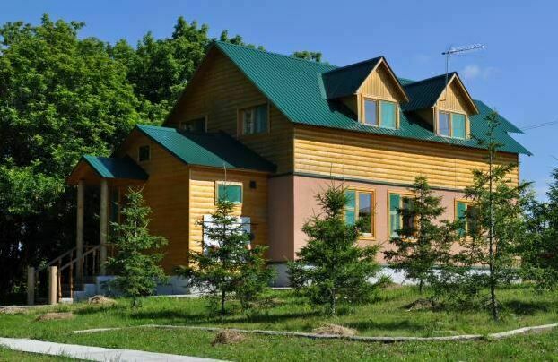 Коттедж вид сбоку