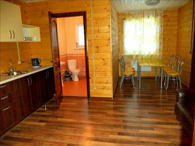 Простора и удобна кухня