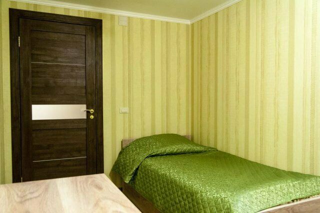 Комната с двумя односпальными кроватями