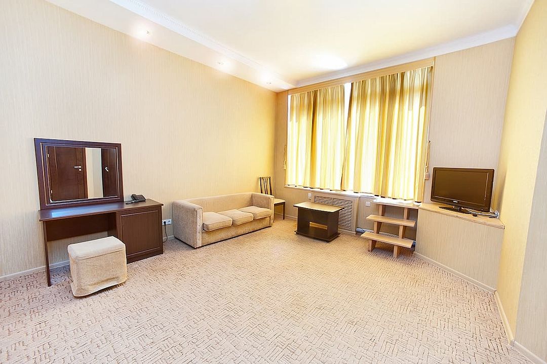 Полулюкс 2-местный 2-комнатный вид на горы корпус № 1