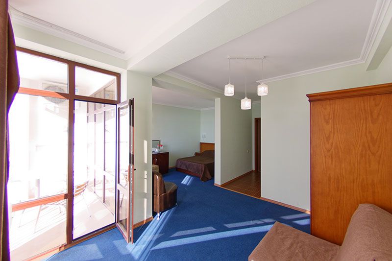 Люкс Семейный 4-местный с видом на море