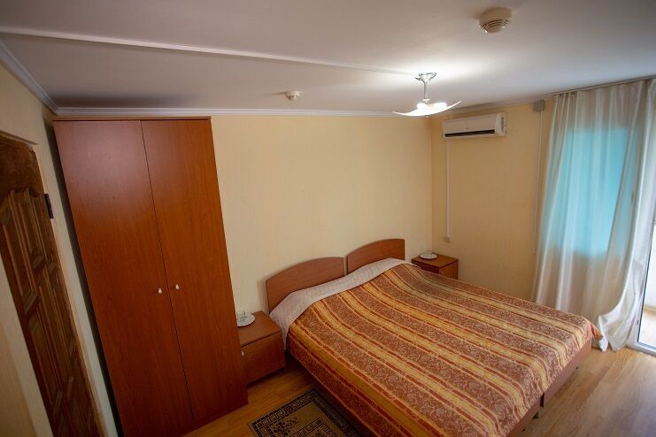 Стандартный 2-местный 1-комнатный на территории в коттедже