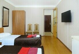 Стандарт 3-местный 2-комнатный корпус 2, Дом отдыха имени Челюскинцев, Гагра