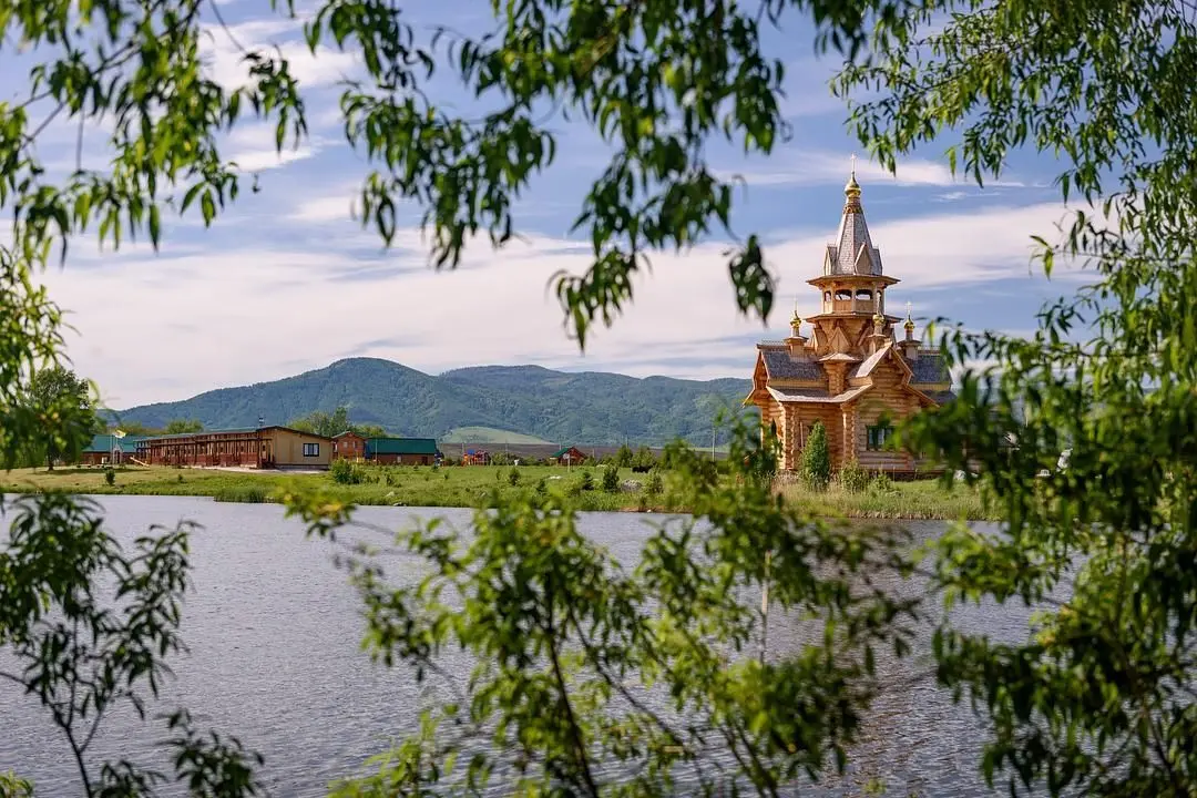 Территория и церковь | Золото Алтая, Алтайский край