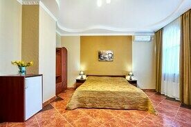 Семейный 3-местный с балконом, Гостевой дом Миру Мир, Заозерное