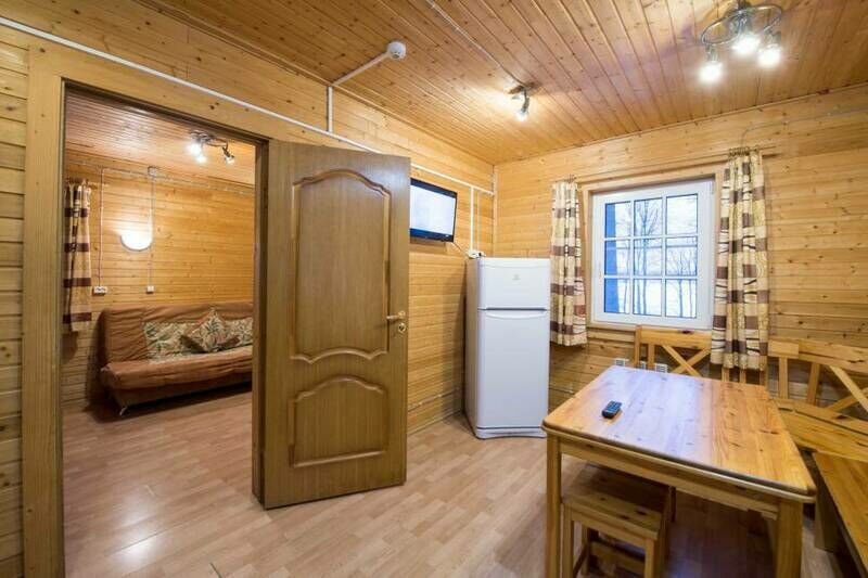 Коттедж 6-местный (Домик-пряник)