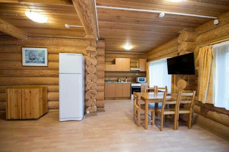 Коттедж 6-местный Лесной