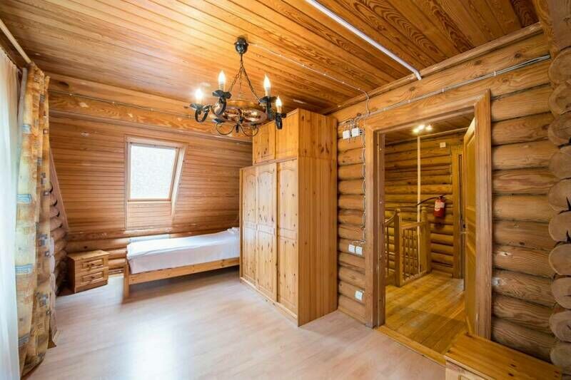 Коттедж 8-местный Земляничный