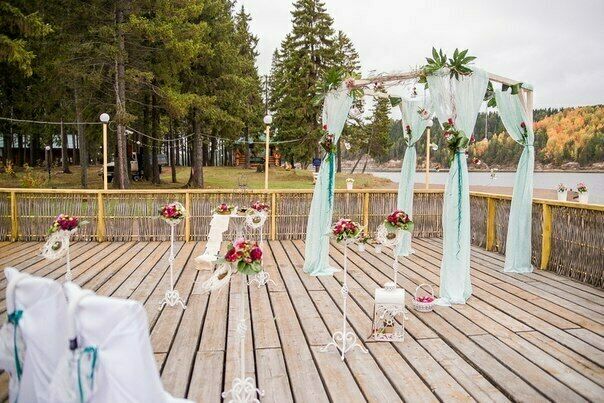 Романтическая свадьба на пирсе | Русская усадьба, Пермский край