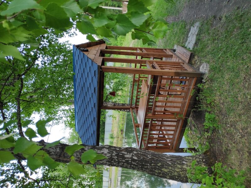 Беседка у дома 1