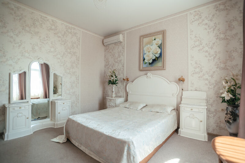 Полулюкс второй этаж (белый) спальня