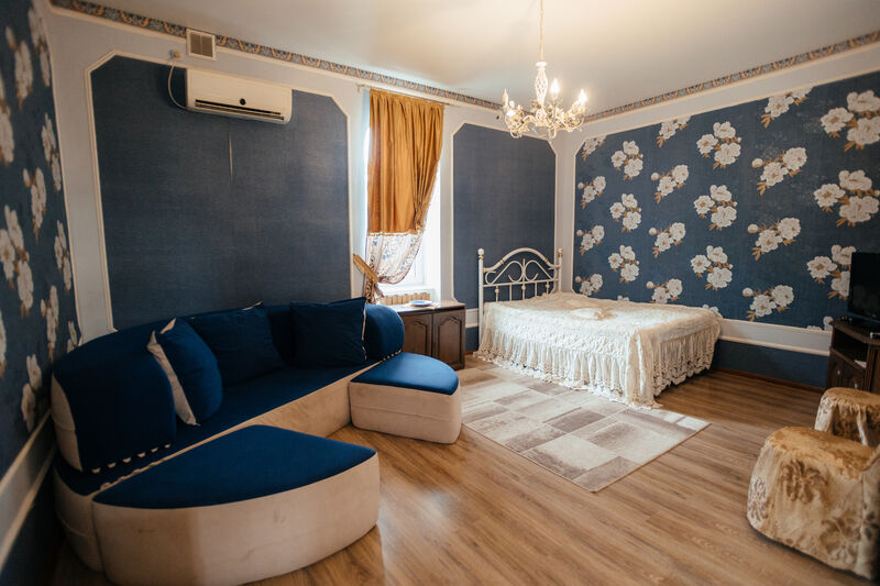 Полулюкс второй этаж (синий) спальня